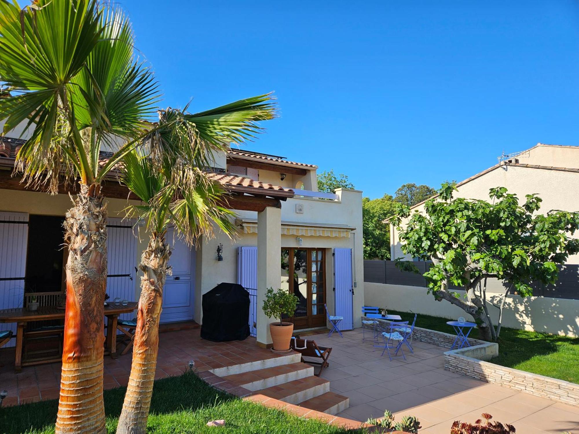 Villa Au Pied Du Massif Des Costes Pélissanne Exterior foto