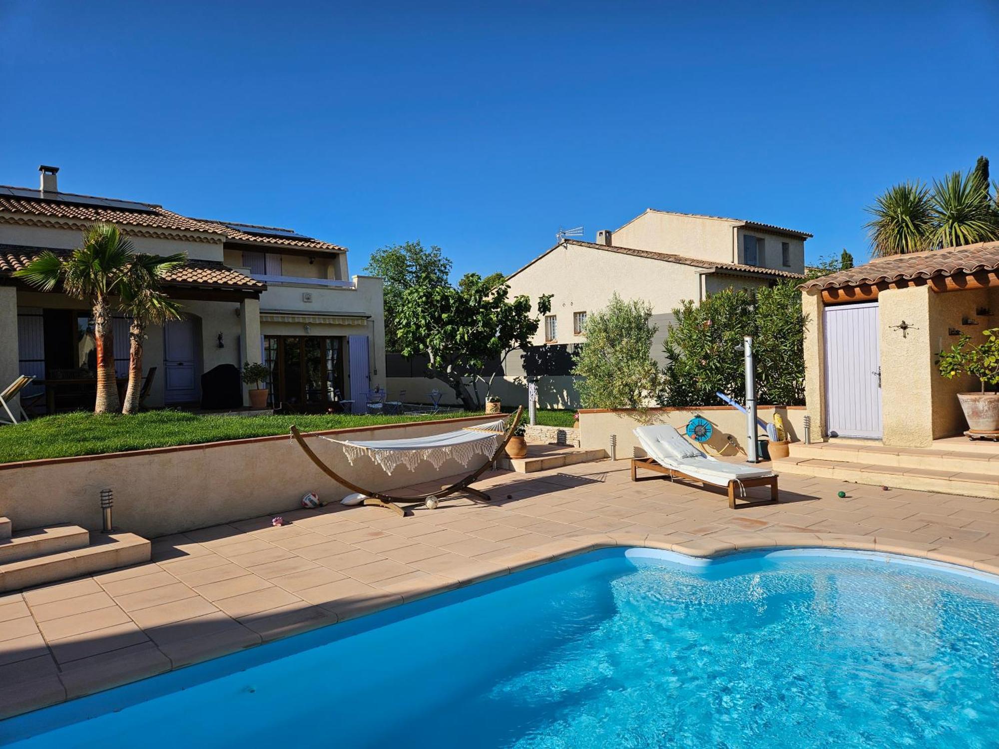 Villa Au Pied Du Massif Des Costes Pélissanne Exterior foto